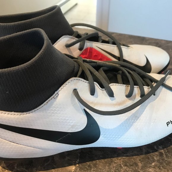 Size 10.5 Nike Phantom VSN Men's Cleats - Picture 6 of 6